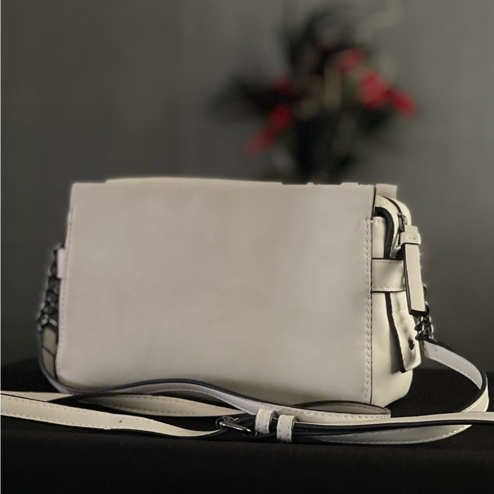 Simply Vera Wang Sintra Crossbody Bag Purse Black Gray Cream Silver Pockets EUC - Picture 5 of 15
